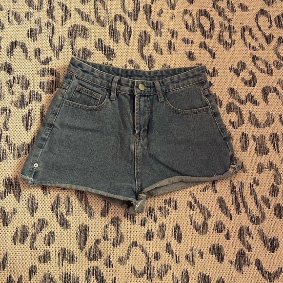 Shorts - Picture 1 of 2